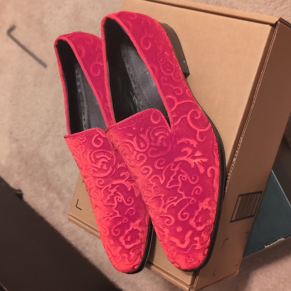 Stacy Adams red loafers with designs - Picture 2 of 5